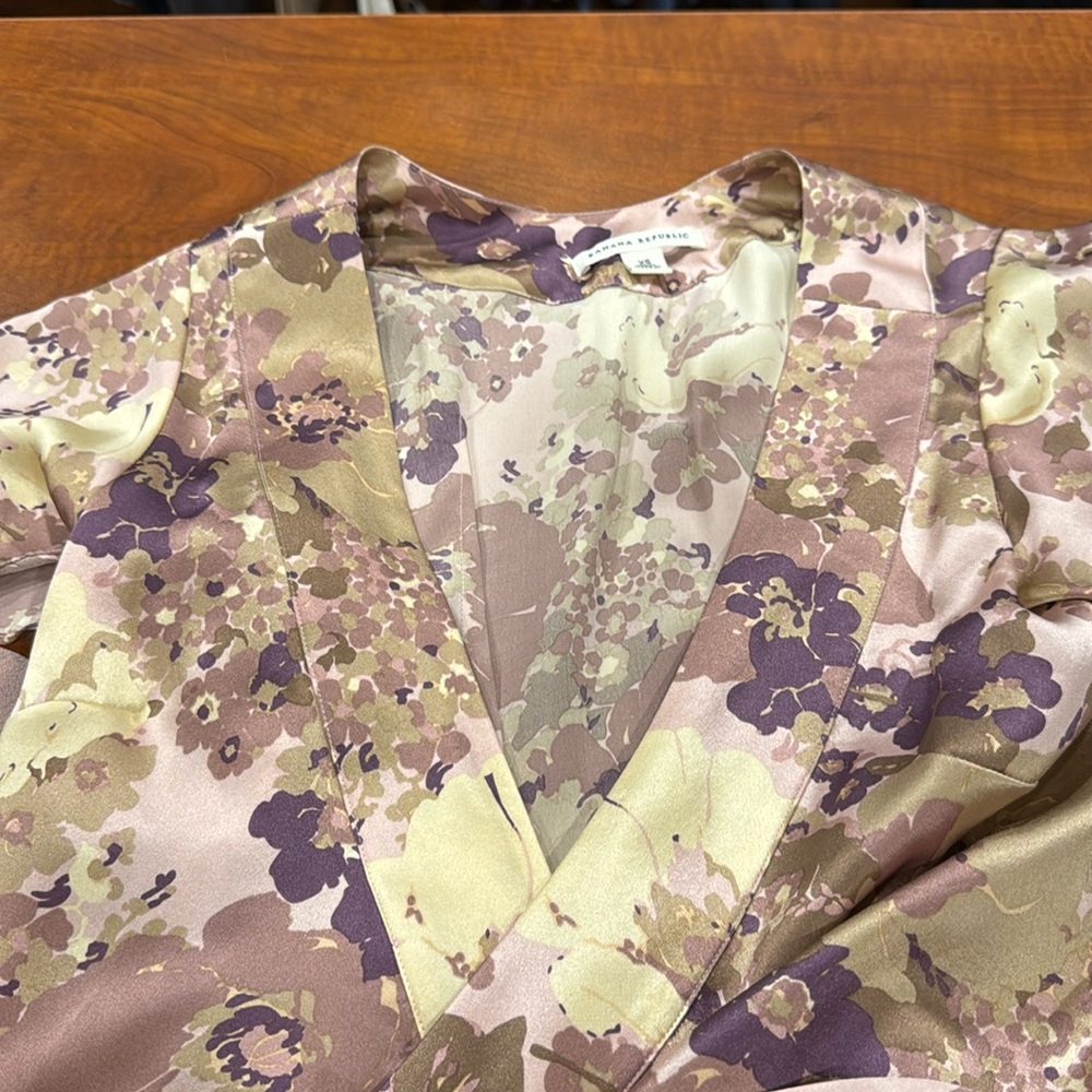 Banana republic silk wrap top, ties in the back